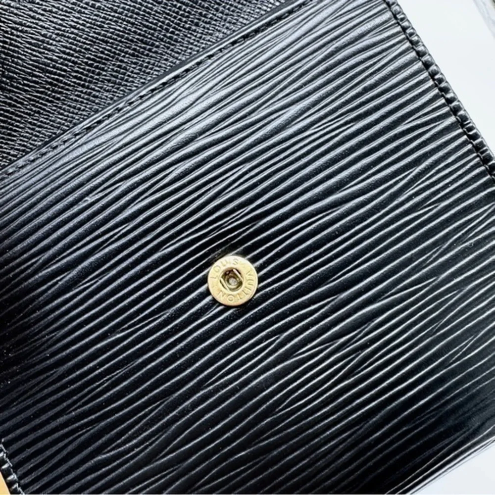 AUTHENTIC Louis Vuitton Malletier Epi Leather Elise Wallet - Picture 13 of 15